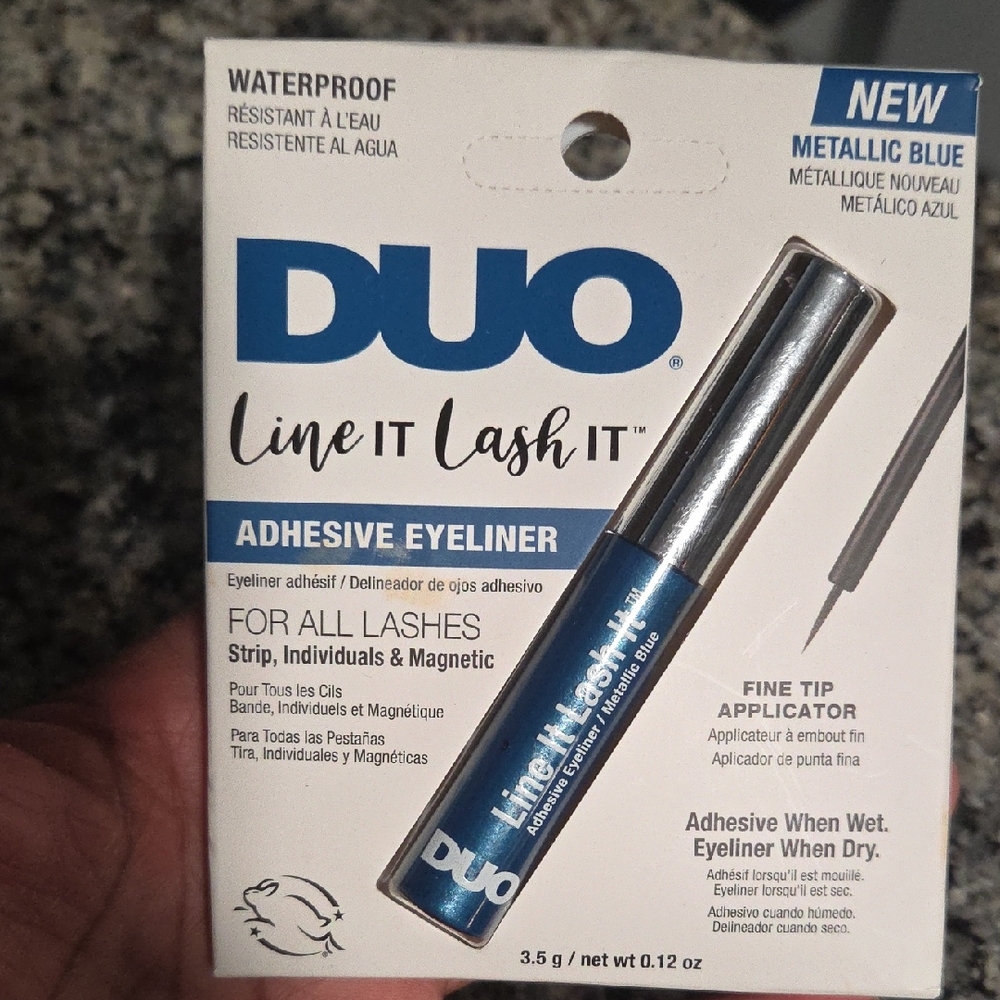 DUO Metallic Blue Adhesive Eyeliner